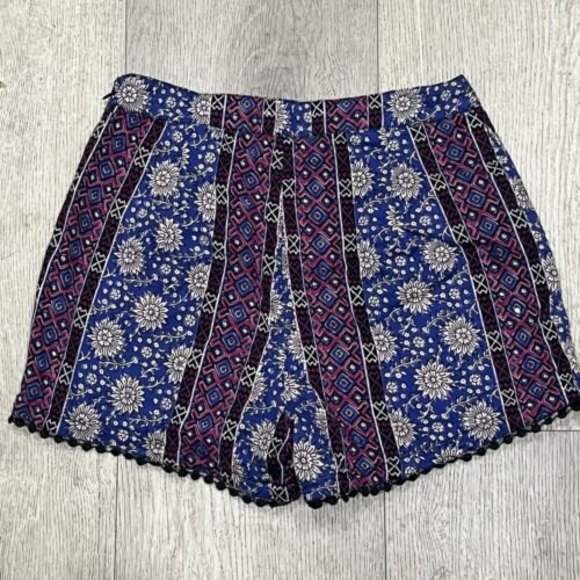 Hollister Floral Print Pattern Purple Blue Shorts Size 5 Crocket Pom Pom Edge - Picture 4 of 6